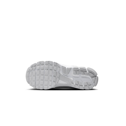 Nike Zoom Vomero 5 Chrome Toe